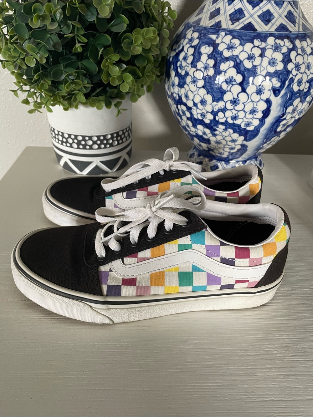 Vans Old Skool Black Rainbow Checkerboard Sneakers Women’s size 7